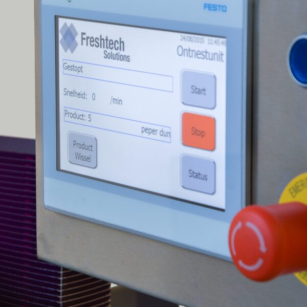 With the user-friendly control panel, adjusting tray sizes is quick and easy - square image